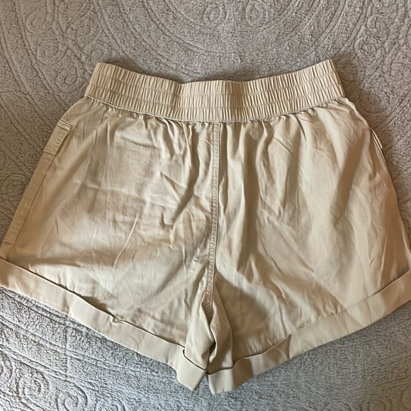 Abercrombie Cargo Shorts - Picture 3 of 5